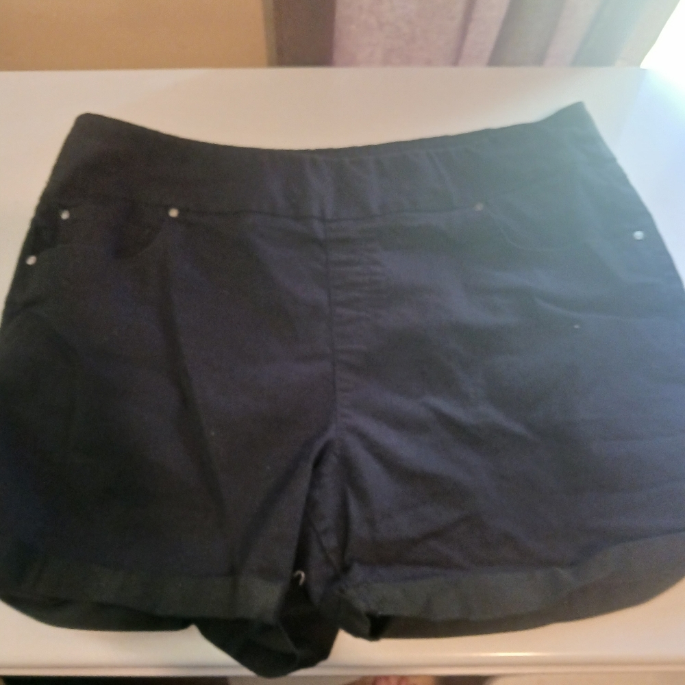 Time and Tru Black High-Waist Casual Shorts